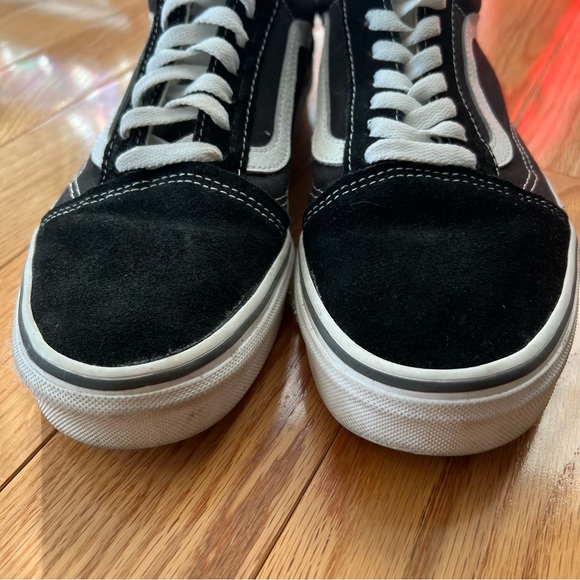 Vans Old Skool Shoes - Picture 2 of 6